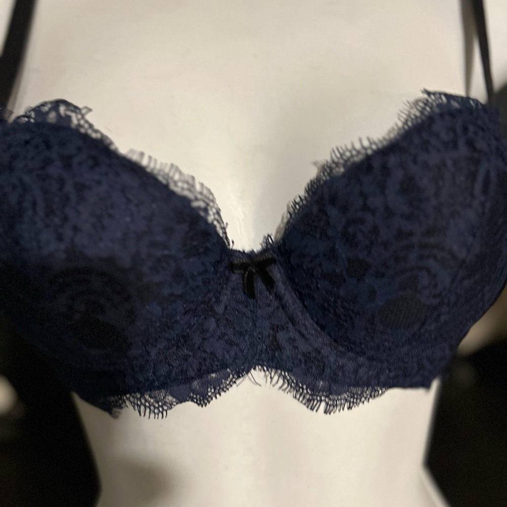 Elegant Lace Navy Bra
